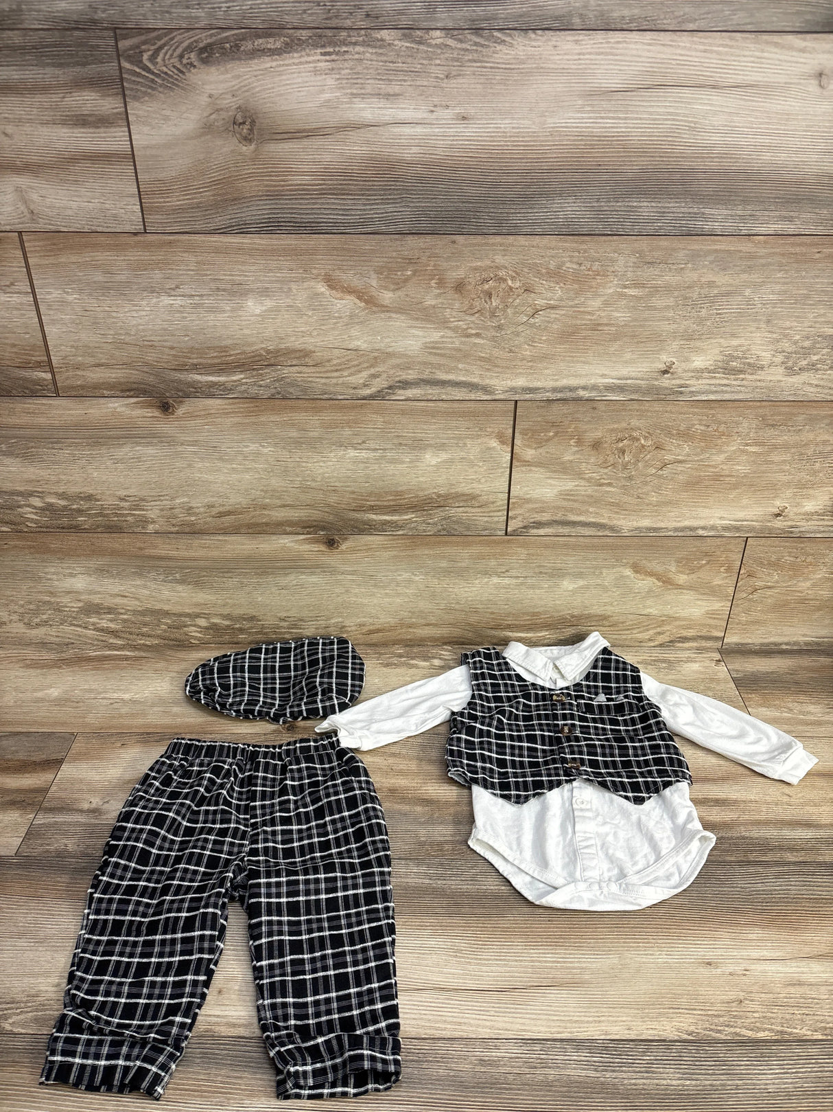 Plaid Gingham Bodysuit, Vest, Pants, & Hat 4pc Set Black sz 12-24m