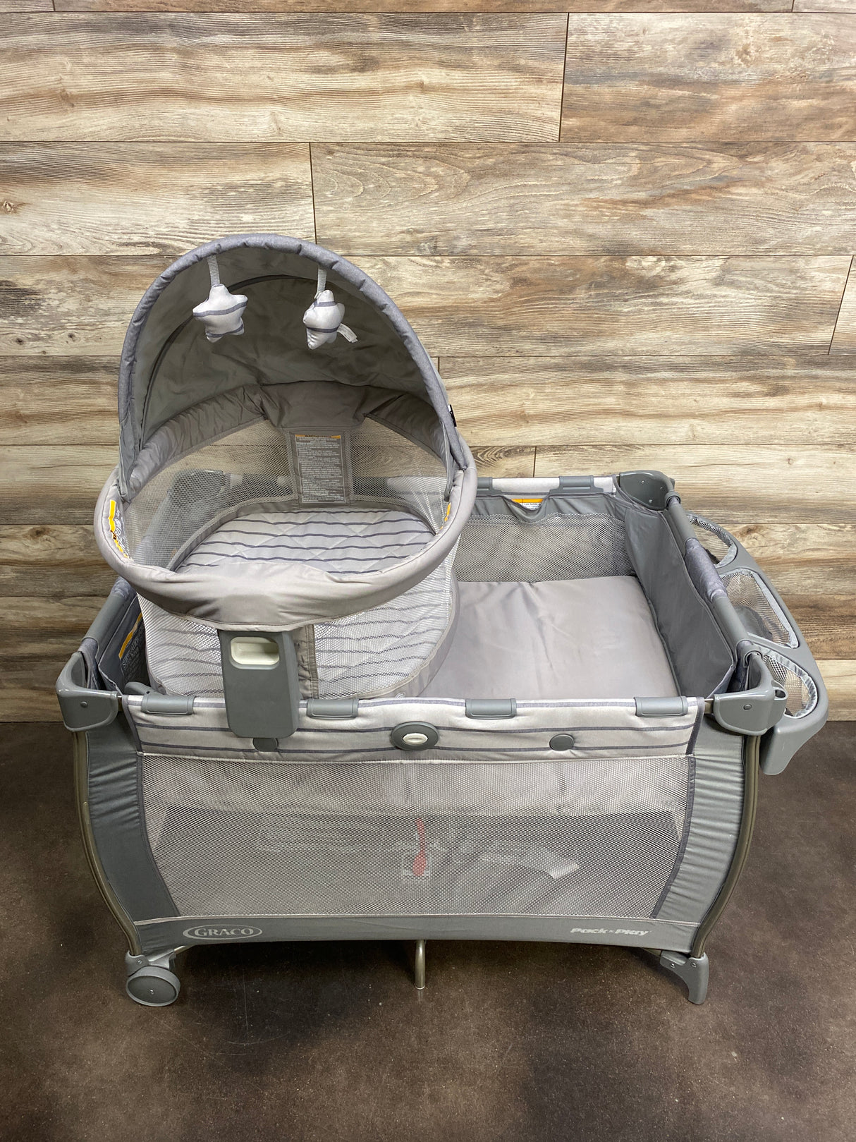 Graco Pack n Play Dome LX Playard in Maison