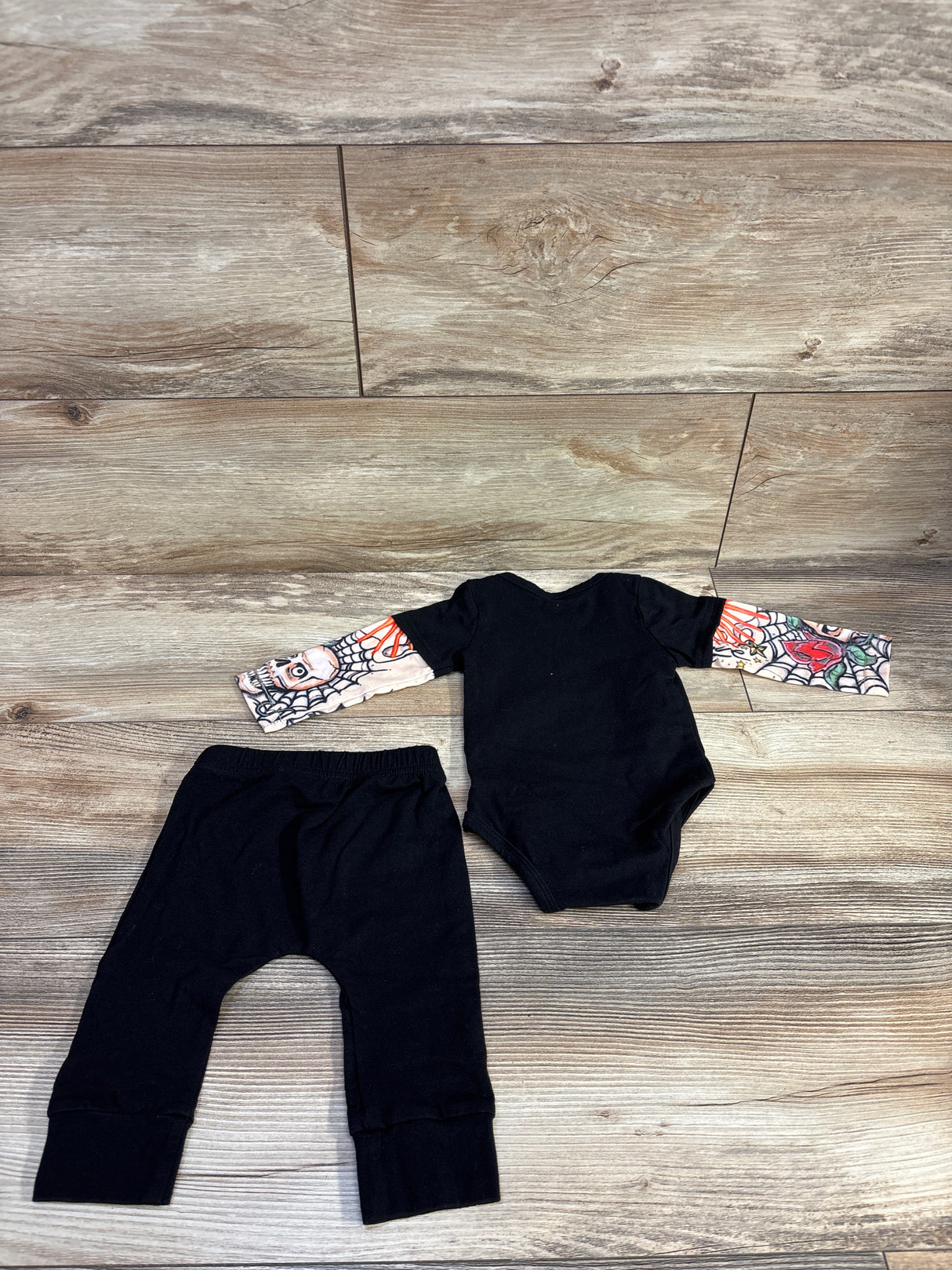 Faux Tattoo Long Sleeve Bodysuit & Pants 2pc Set Black sz 0-3m