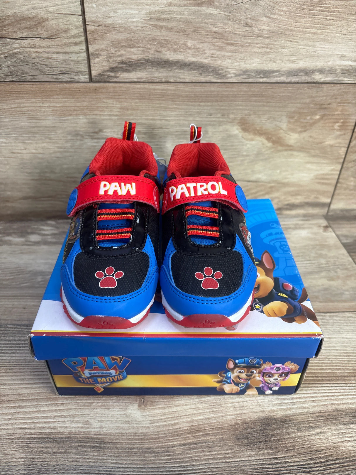 NEW PAW Patrol Light Up Sneakers Blue sz 9c