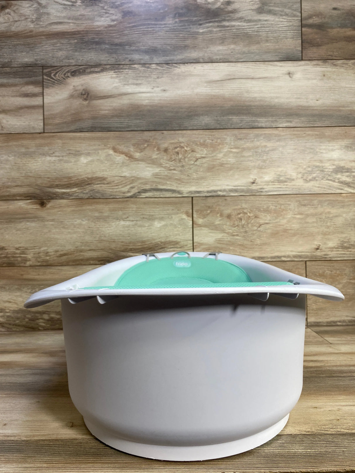 Frida Baby 4-in-1 Grow-With-Me Bath Tub