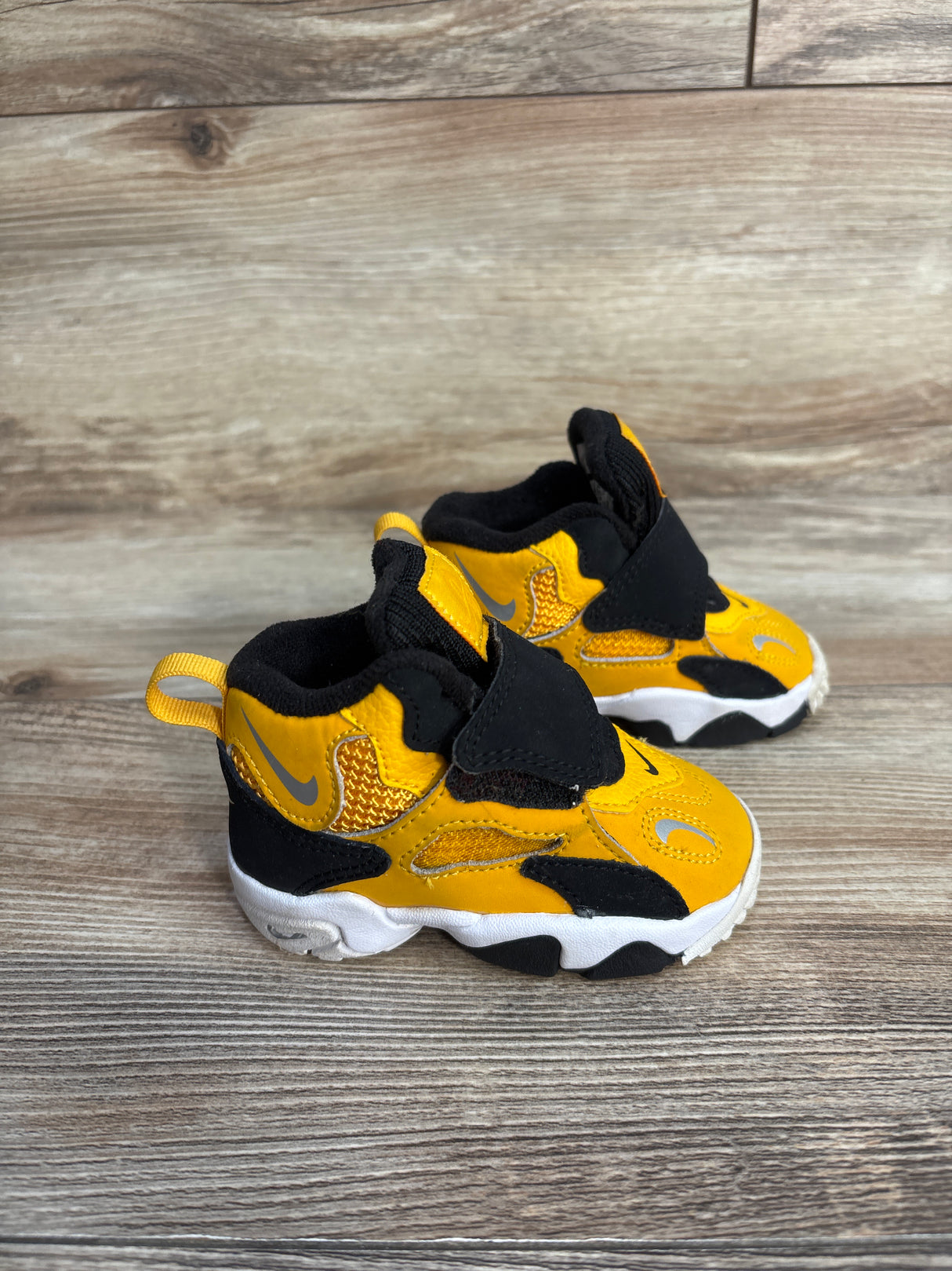 Nike TD Speed Turf 'University Gold' Sneakers, Yellow sz 4c