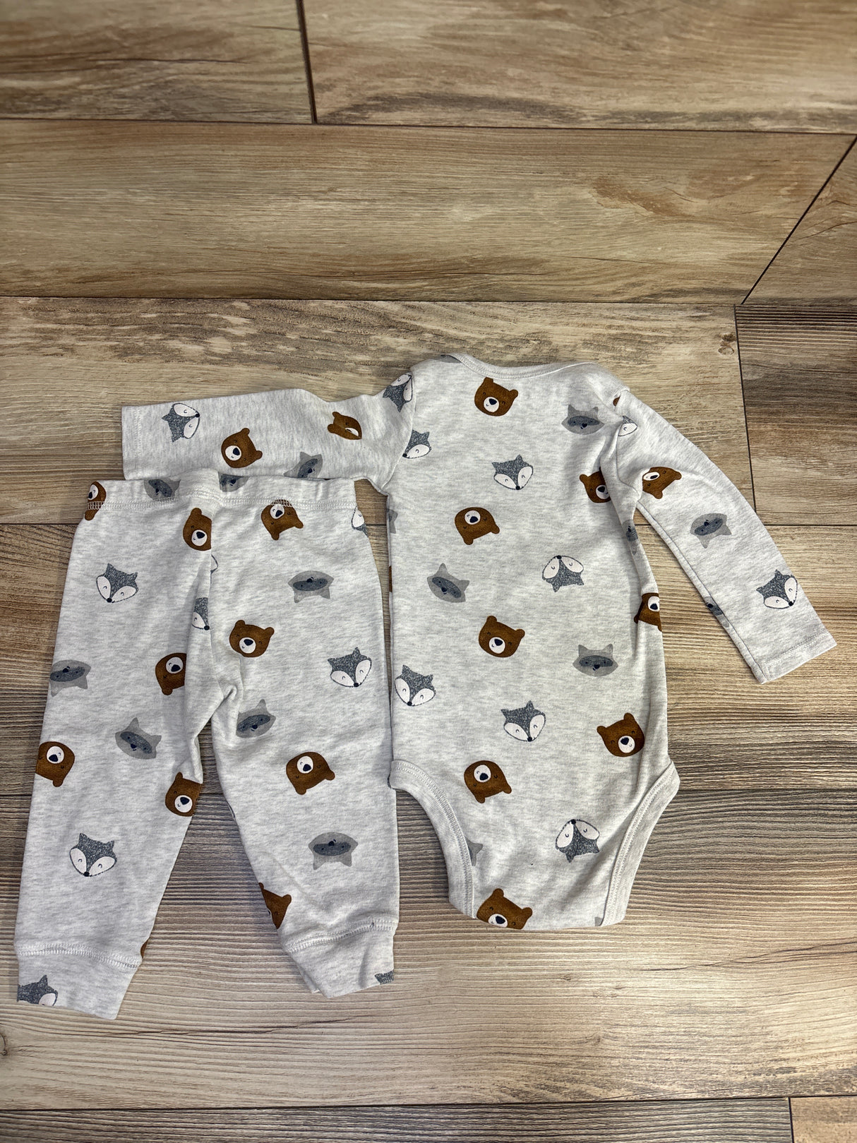 Just One You 2pc Animal Print Bodysuit & Pants Set Grey sz 9m