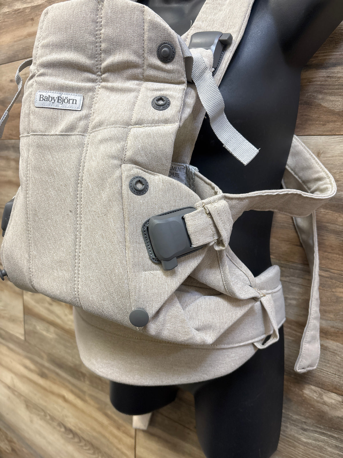 BabyBjörn Harmony Baby Carrier in Light Beige 7-40lbs