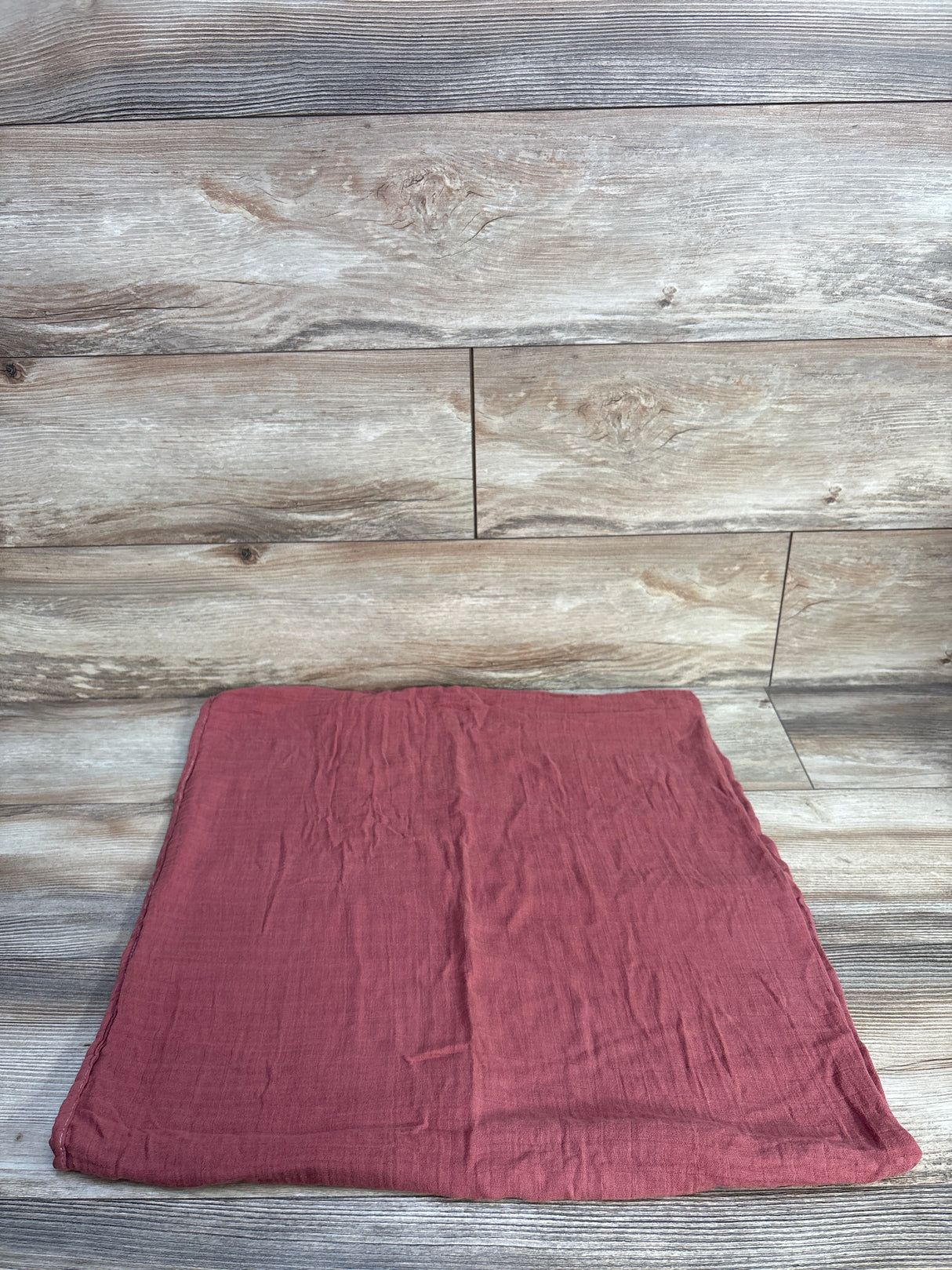 Momcozy Bamboo Swaddle Blanket Burgundy