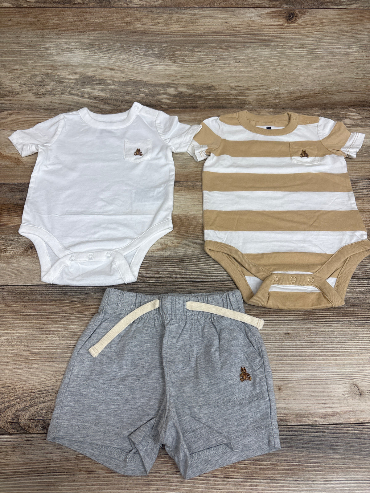 Baby Gap 3pc Bodysuit & Shorts Set White sz 3-6m