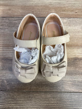 NWOT FunkyMonkey Mary Jane Dress Shoes, Cream sz 6c