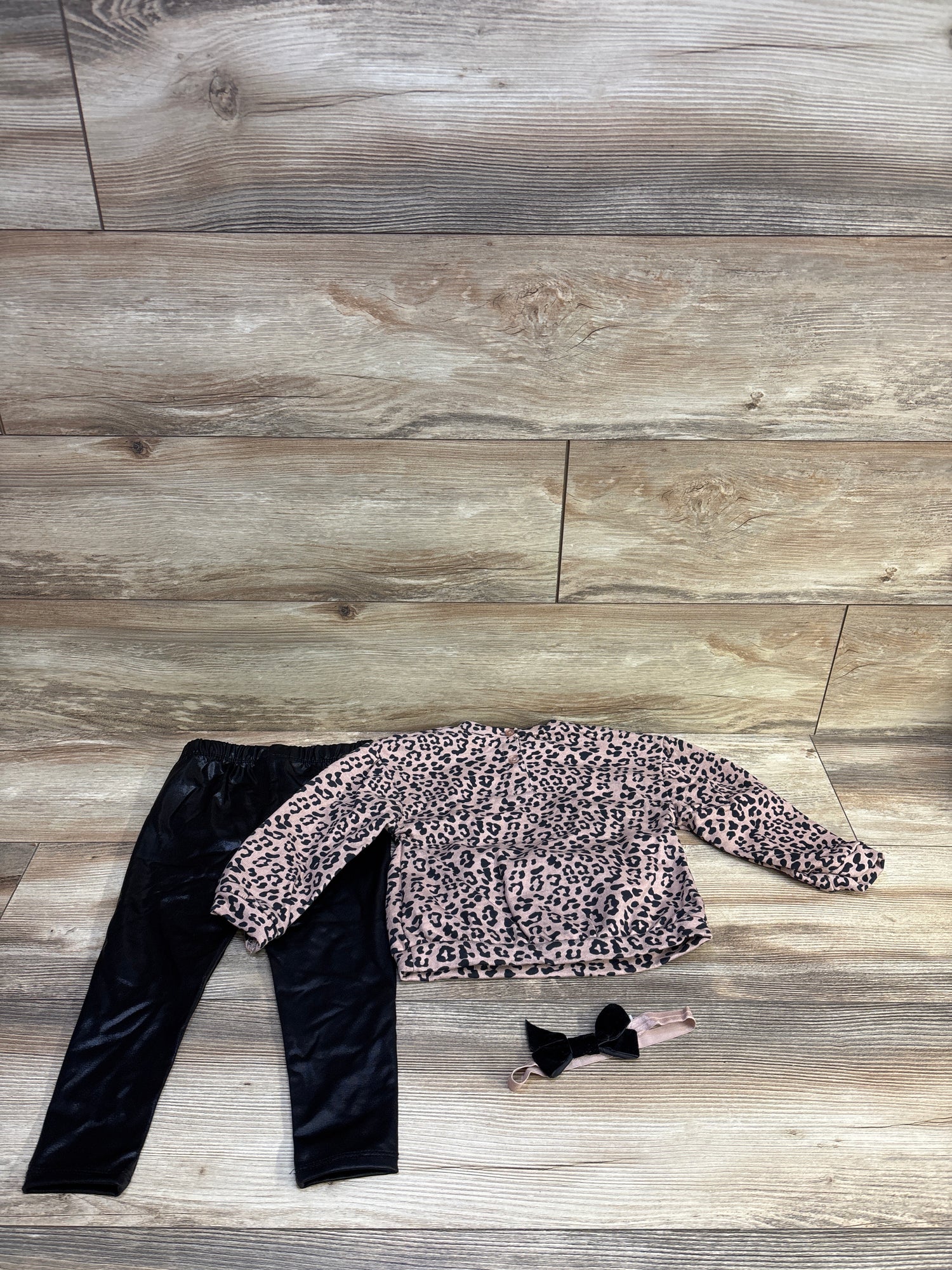 Nicole Miller 2pc Leopard Pullover Sweatshirt & pants Set Pink sz 24m