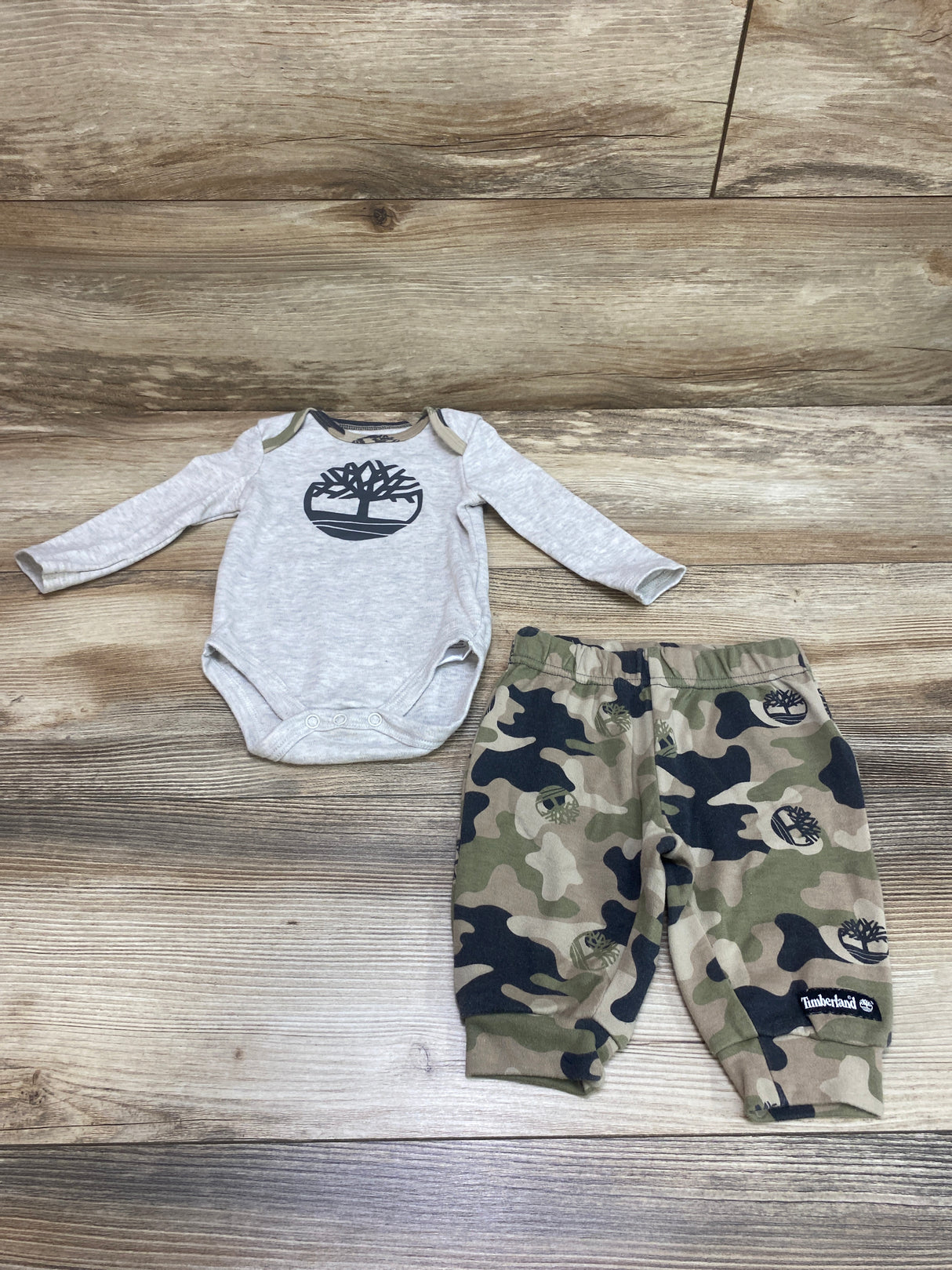 Timberland 2pc Bodysuit & Pants Grey sz 0-3m