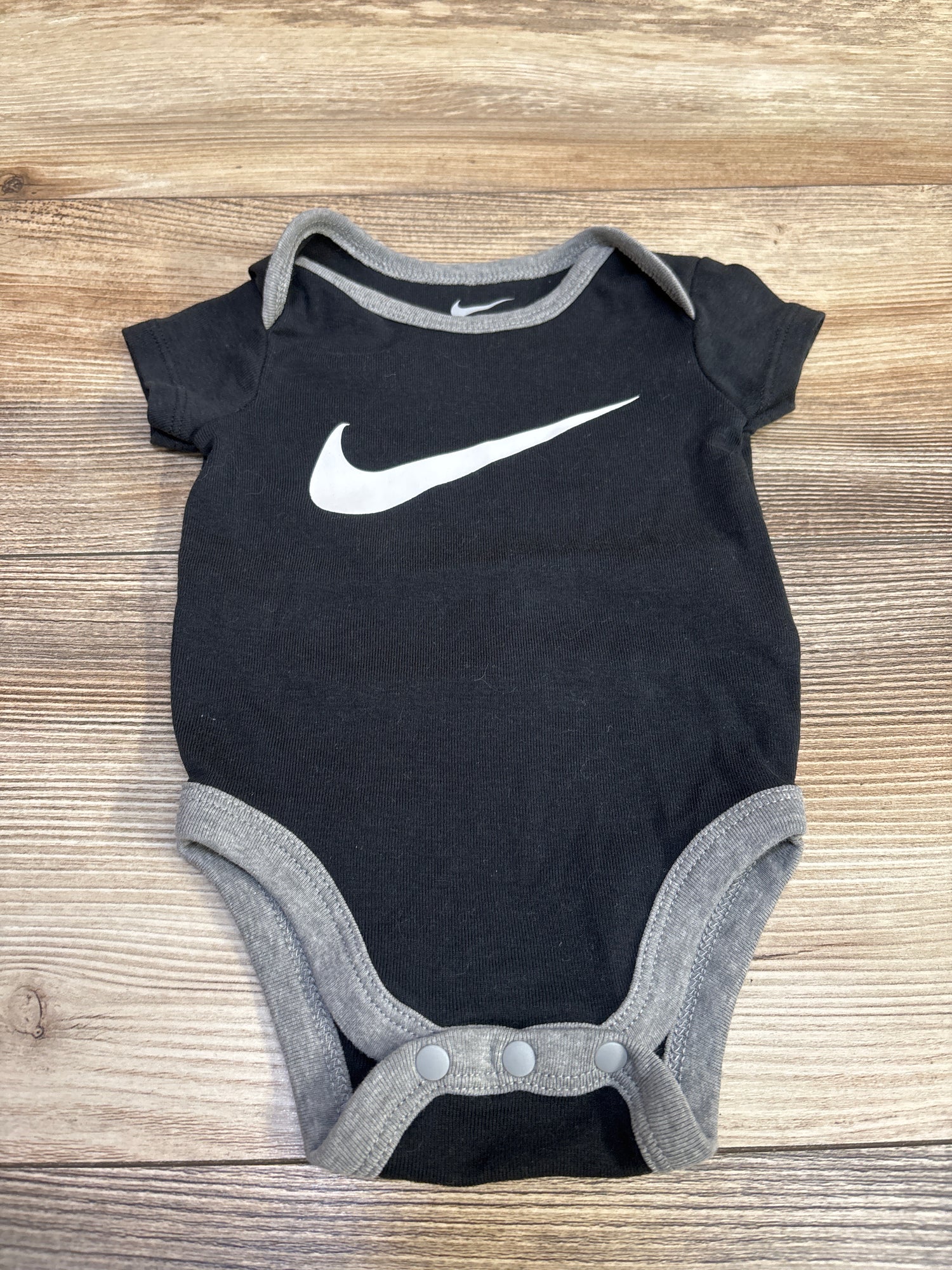 Nike Bodysuit Black sz 0-6m