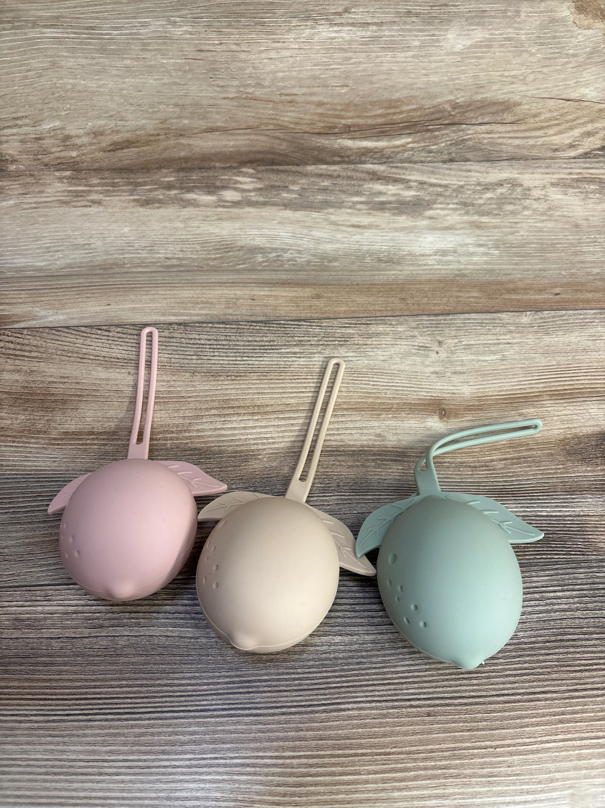 NEW YIVEKO Silicone Pacifier Holder Case, 3pk