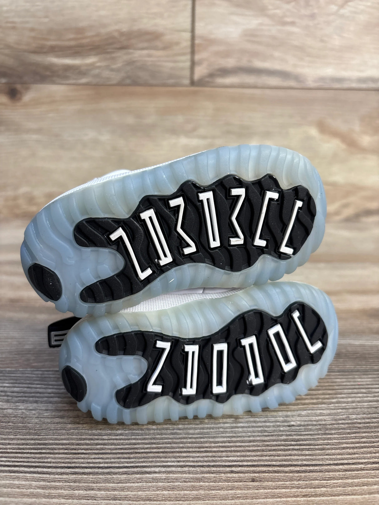 Air Jordan 11 Retro TD 'Legend Blue / Columbia' Sneakers sz 4c