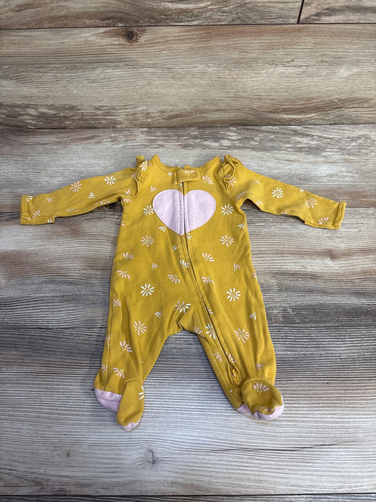 Carter's  Heart Sleeper Yellow sz Newborn