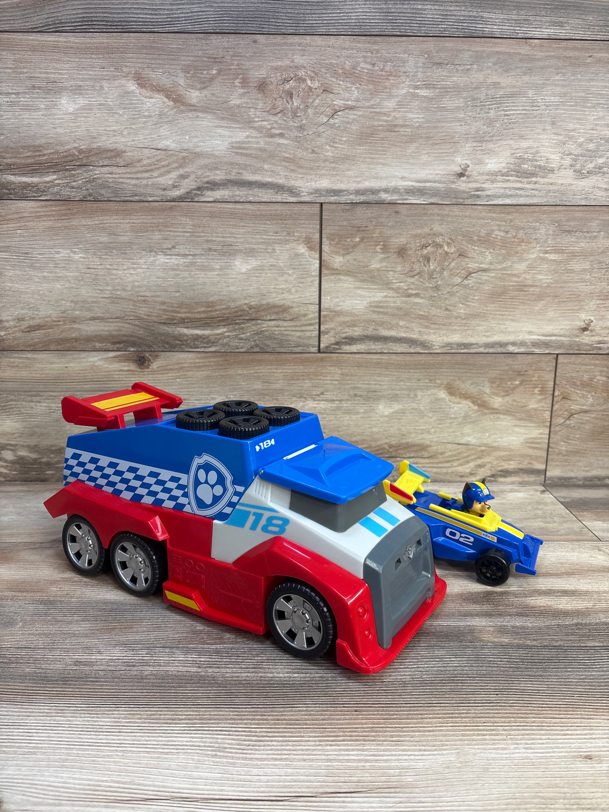 PAW Patrol Ready, Race, Rescue Mobile Pit Stop Team Vehicle