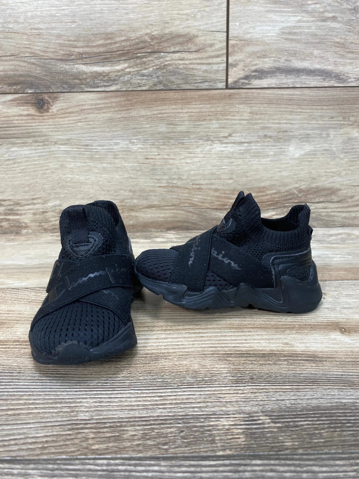 Champion Hyper Cross Sneakers Black sz 5c