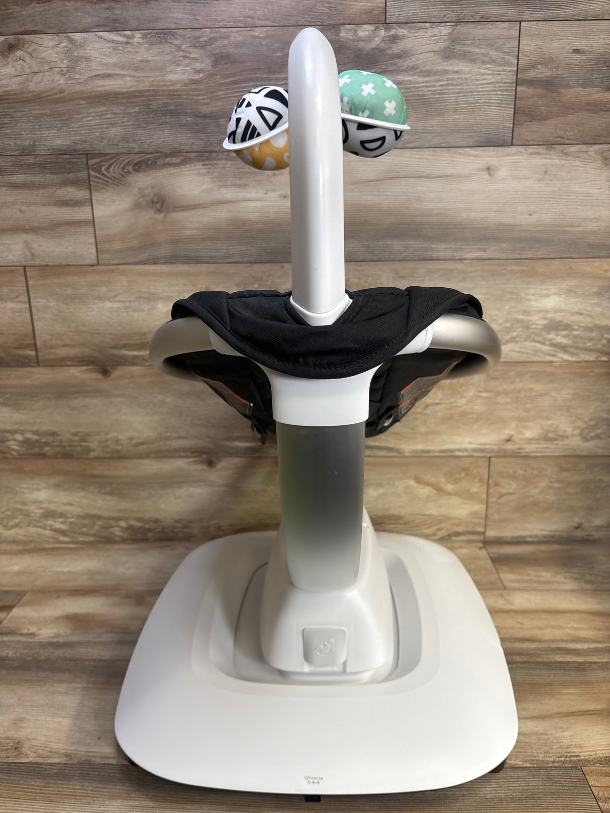 4moms mamaRoo Multi-Motion Baby Swing Smart Connectivity in Black