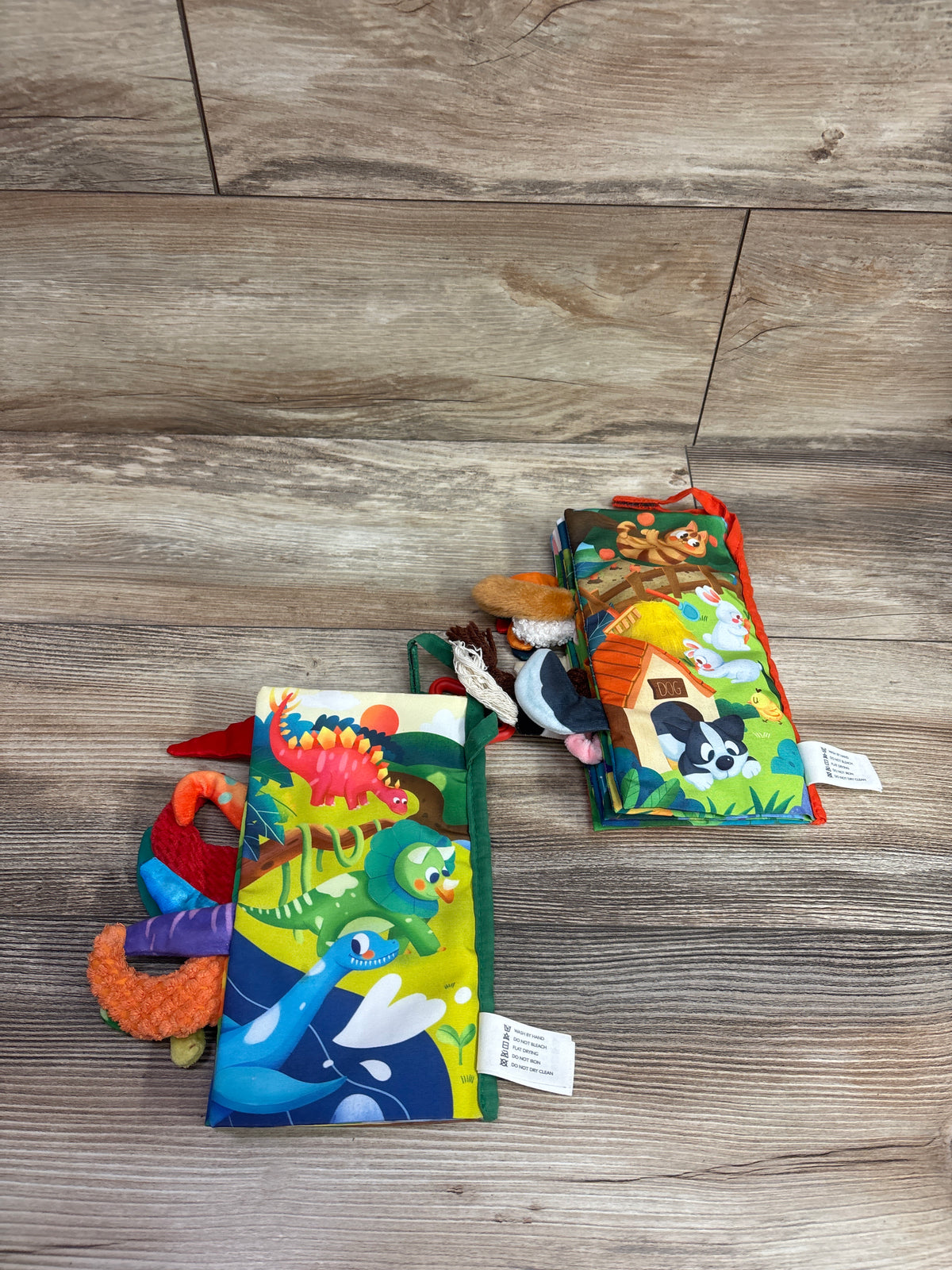 HahaLand 2pk Baby First Cloth Books Dinosaur Tails & Farm Animal Tails