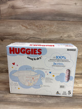NEW Huggies Snug & Dry Diapers Size 5 136ct.