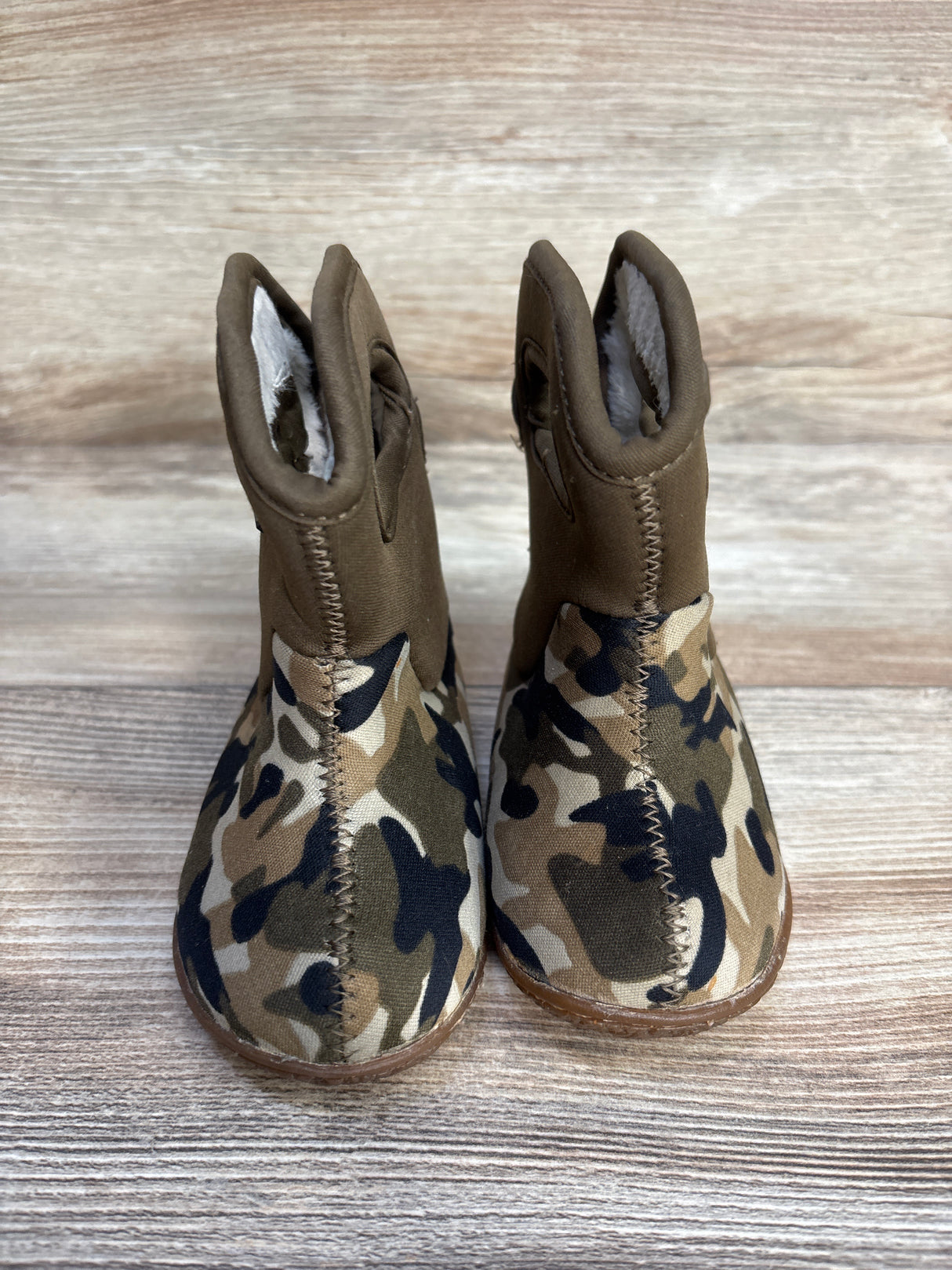 Baby Bogs II Camo Snow Boots sz 4c