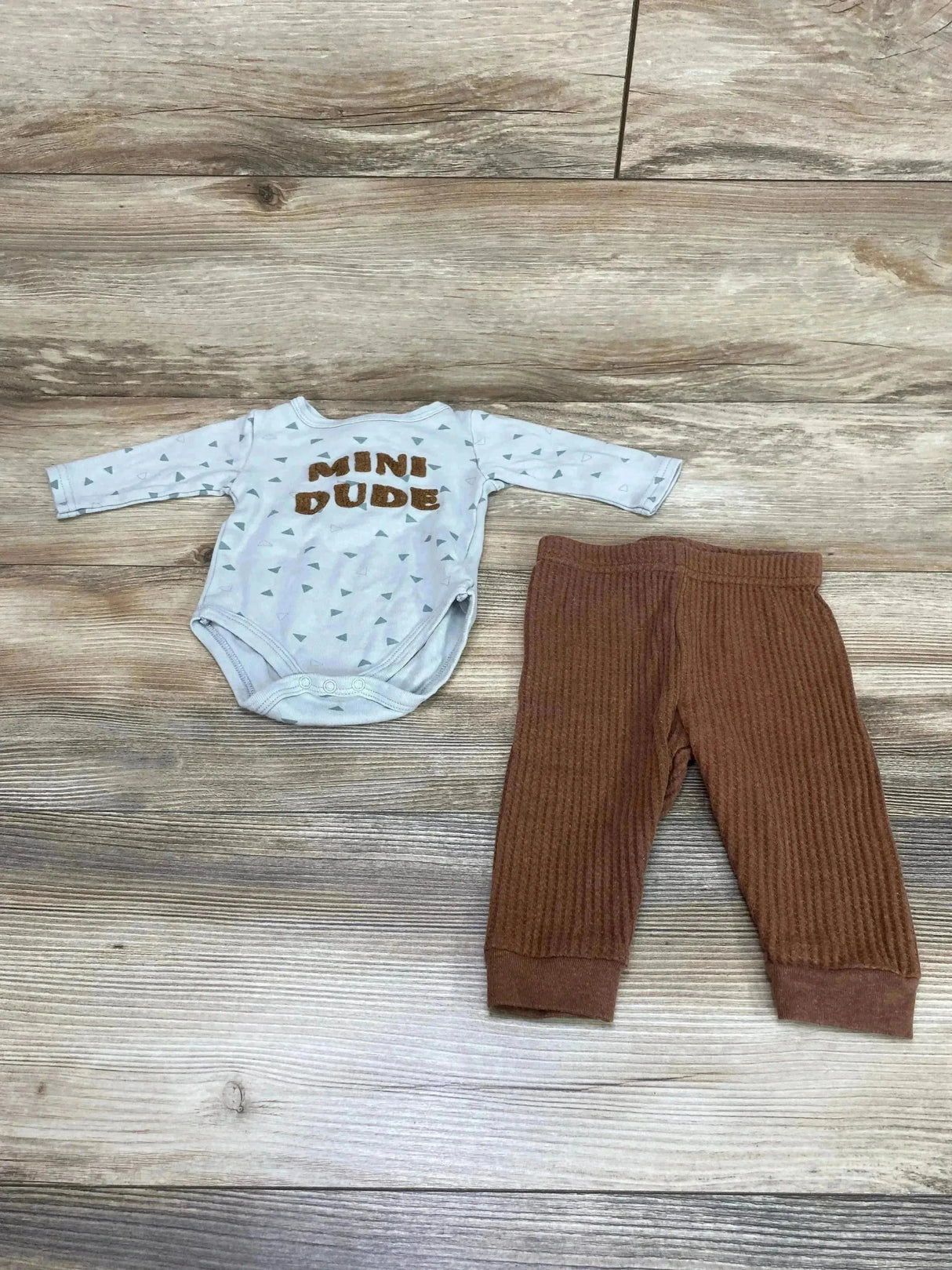 Dreamgro 2pc Mini Dude Bodysuit & Pants Green sz 3-6m