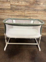 Baby Delight Beside Me Dreamer Bedside Bassinet in Sage
