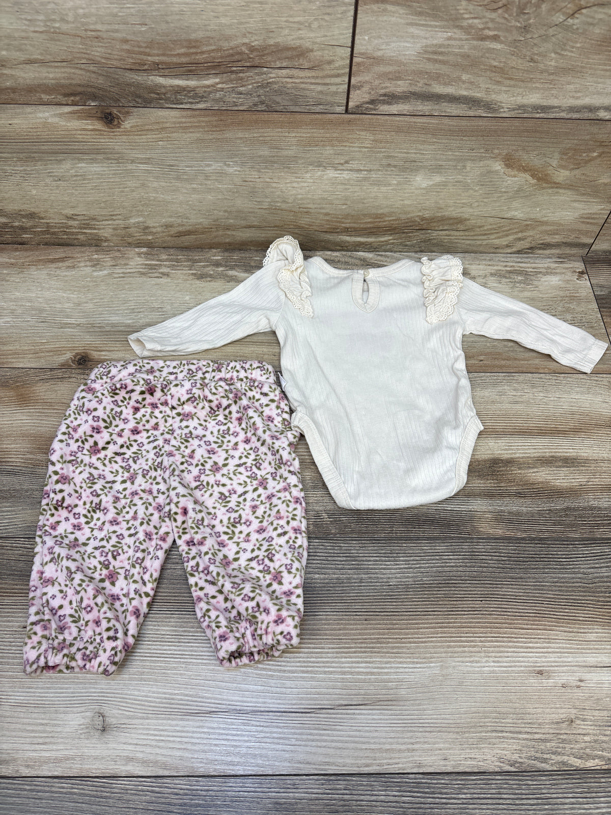Tahari Baby 2pc Ribbed Daddy's Girl Bodysuit & Pants Set Ivory sz 0/3m