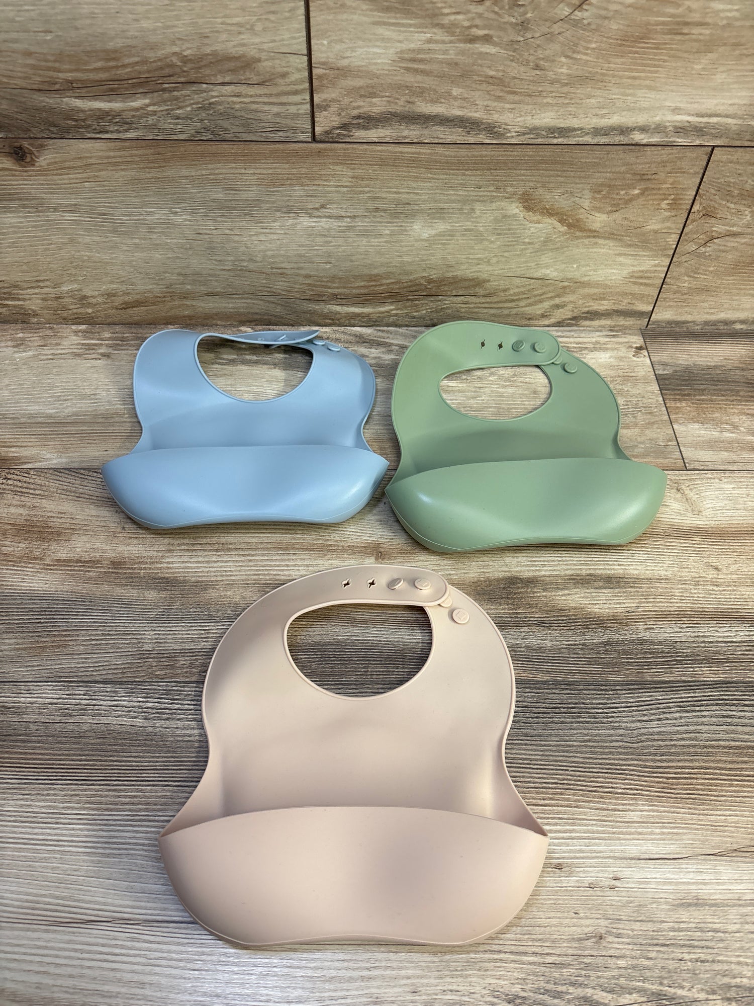 Generic 3pk Crumb Catcher Silicone Bibs