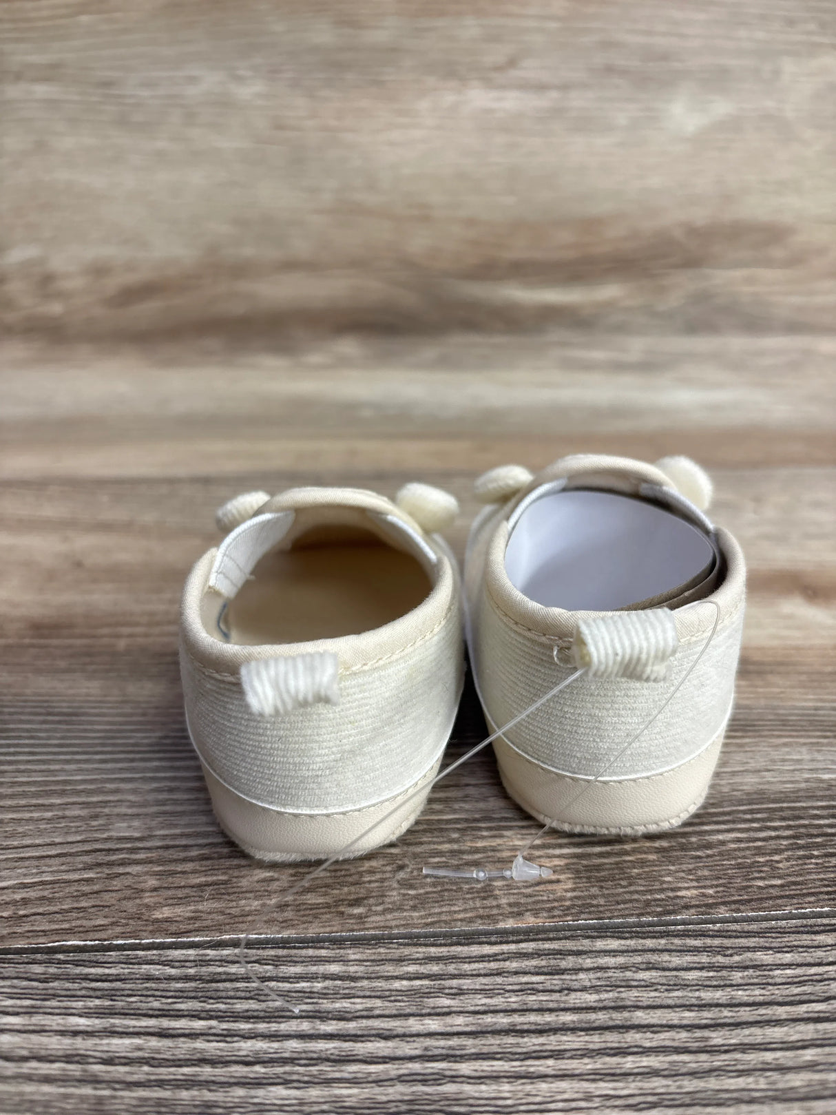 NEW Disney Baby Winnie the Pooh Soft Sole Shoes Beige sz 2/3c