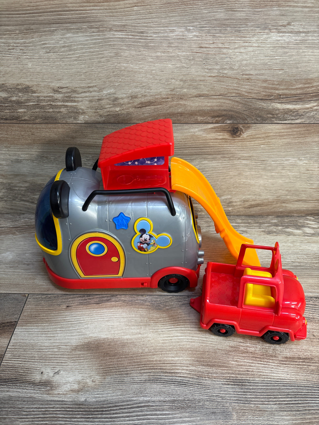 Disney Junior Mickey Mouse Happy Camper Playset*