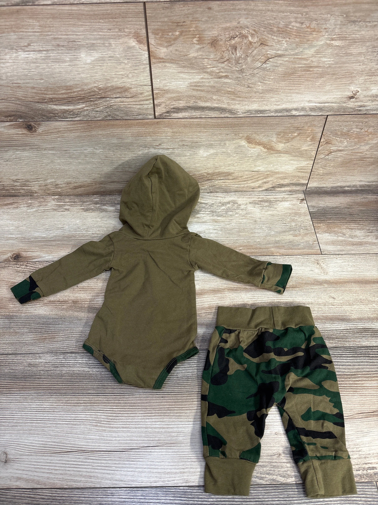 2pc Daddy's Boy Hooded Bodysuit & Camo Pants Green sz Newborn