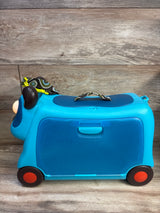 B. toys On The Go Woofer Ride-On Suitcase