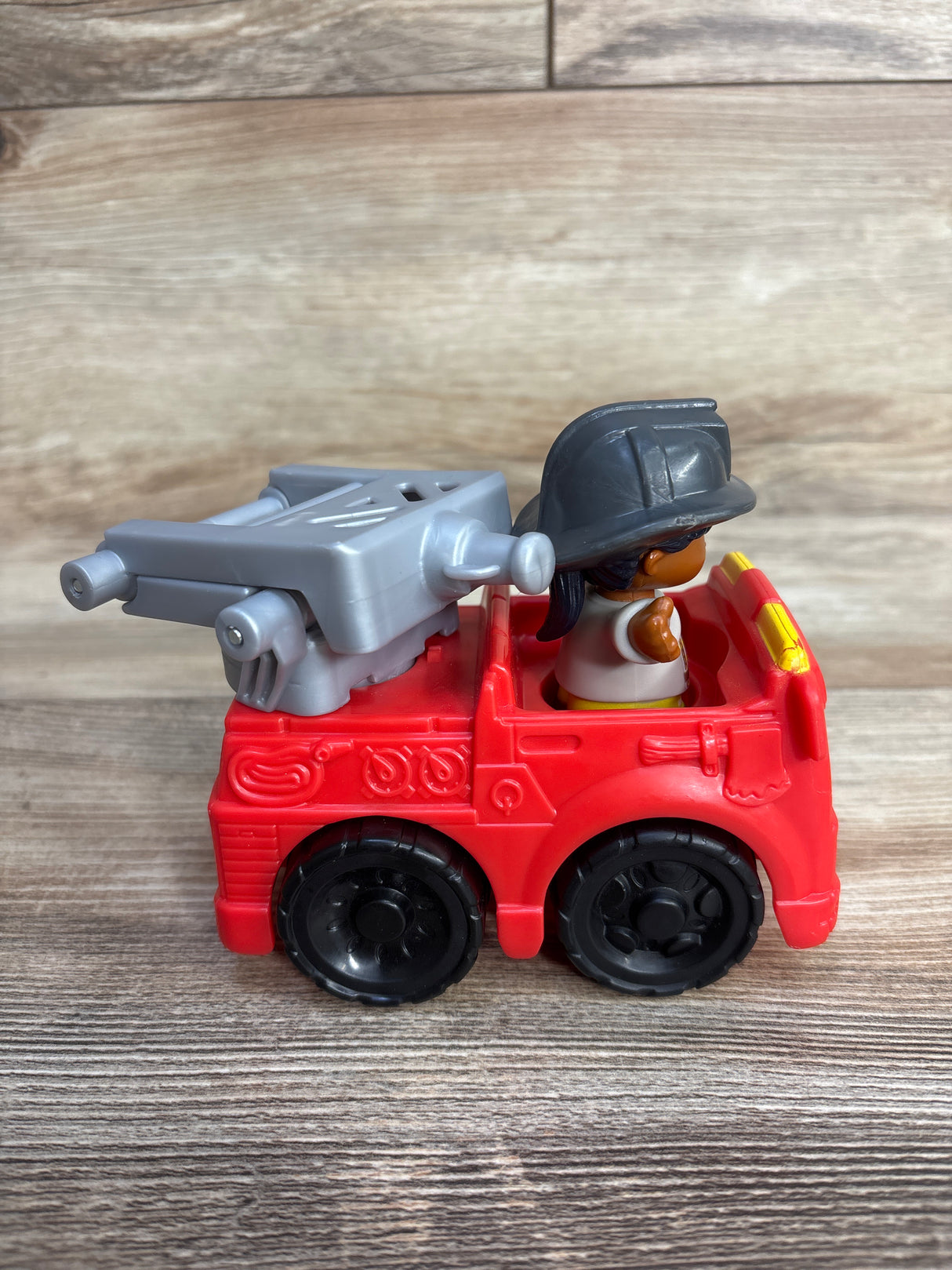 Fisher-Price Little People To The Rescue Fire Truck