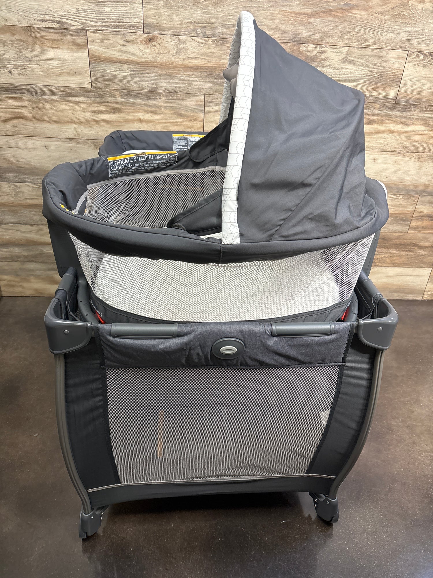 Graco Pack 'n Play Travel Dome LX in Redmond