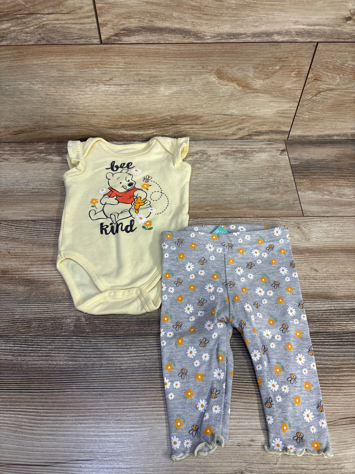 Disney Baby 2pc Winnie The Pooh Bodysuit & Leggings Set Yellow sz 3-6m