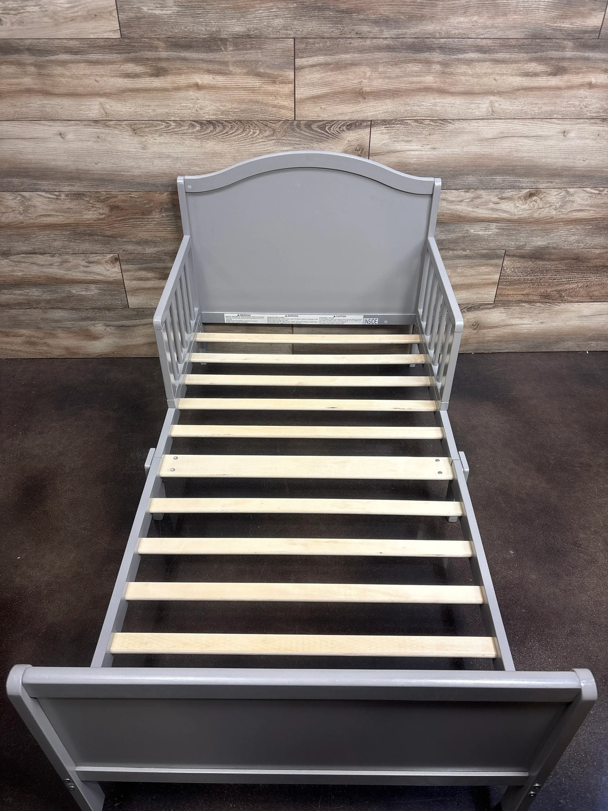 Delta Children Bennett Toddler Bed in Gray