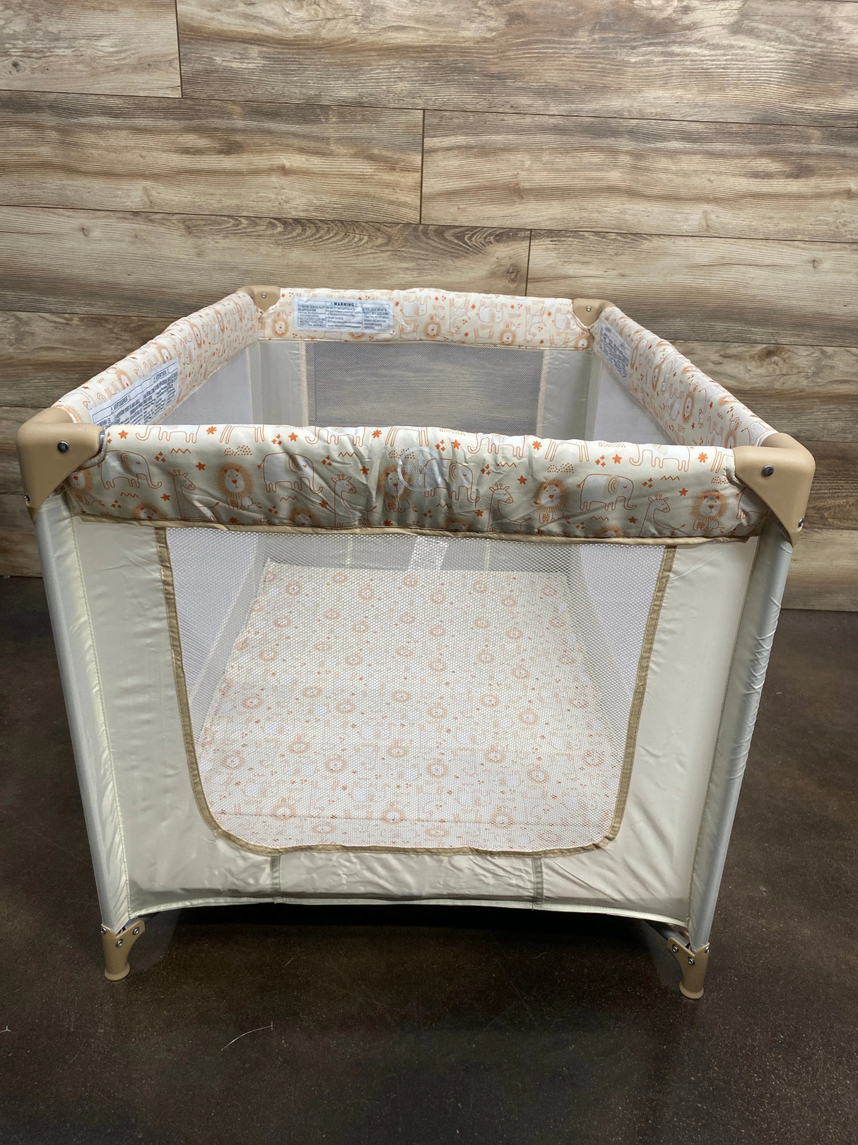NEW Dream on Me Zodiak Play Yard, Beige