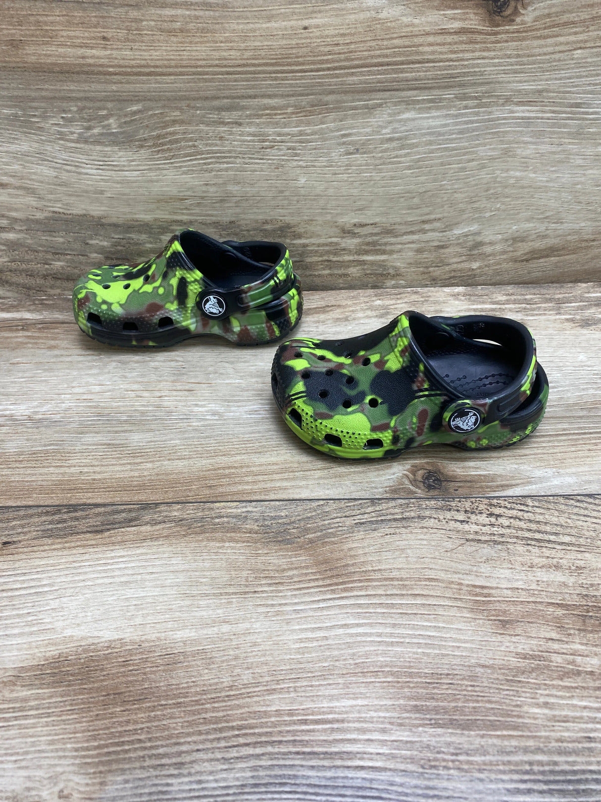 Crocs Classic Clogs Green Camo Sz 5c