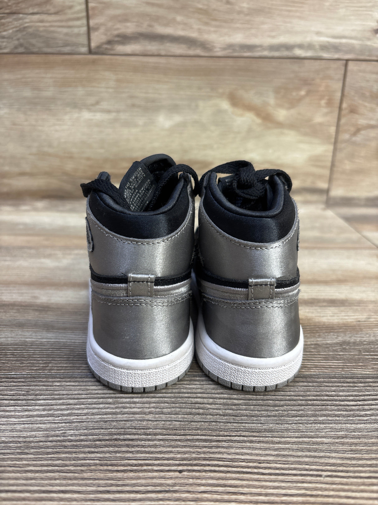 Air Jordan 1 Retro High OG 'Satin Shadow' Sneakers sz 9c