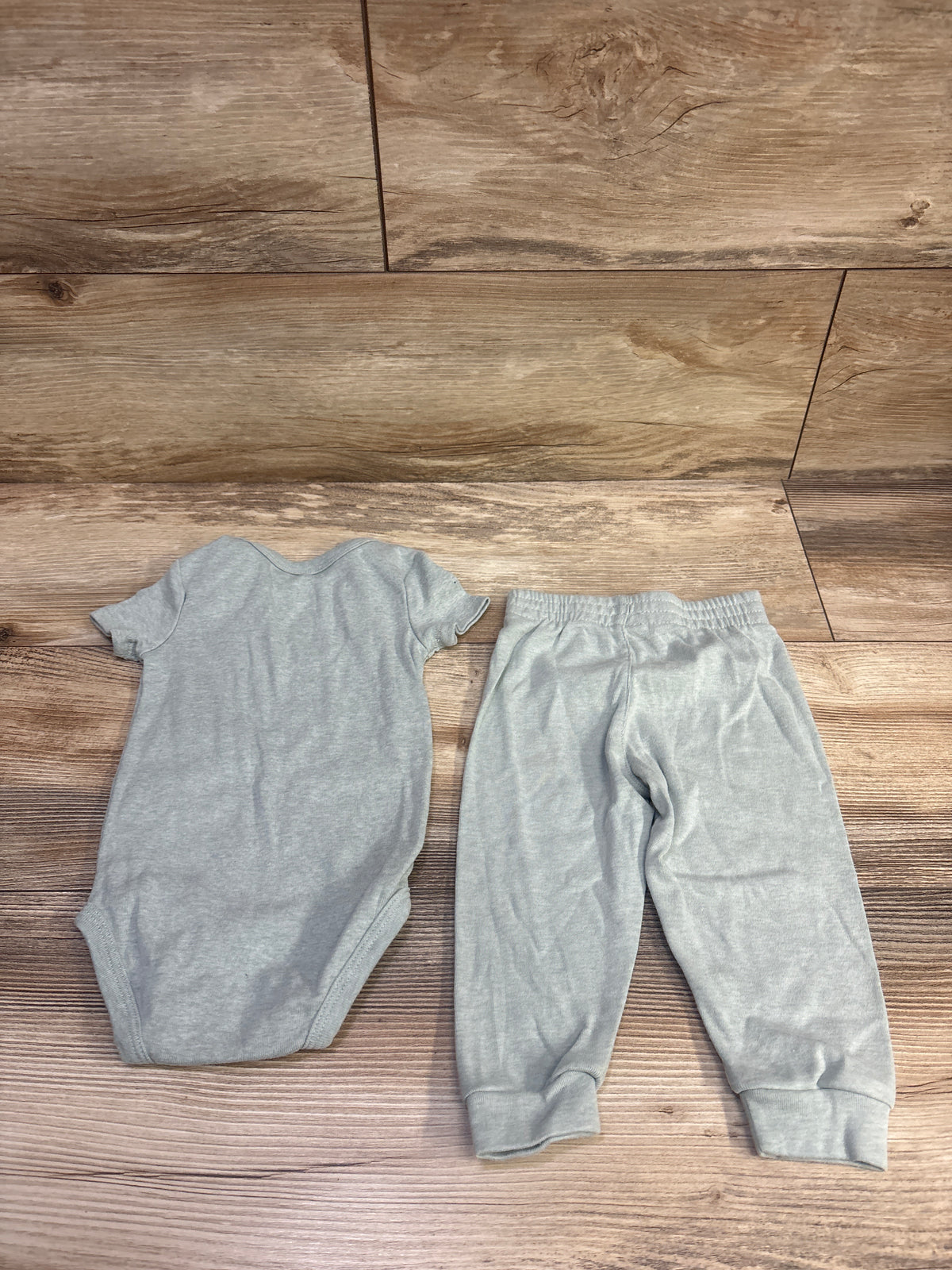 Nike 2pc Bodysuit & Pants Set Sage sz 9m
