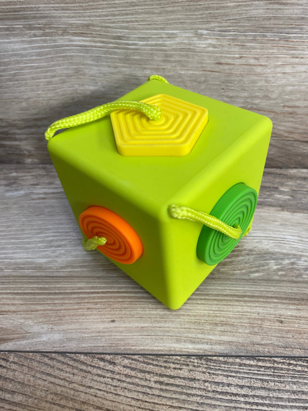 Fat Brain Toys OombeeCube, Lime