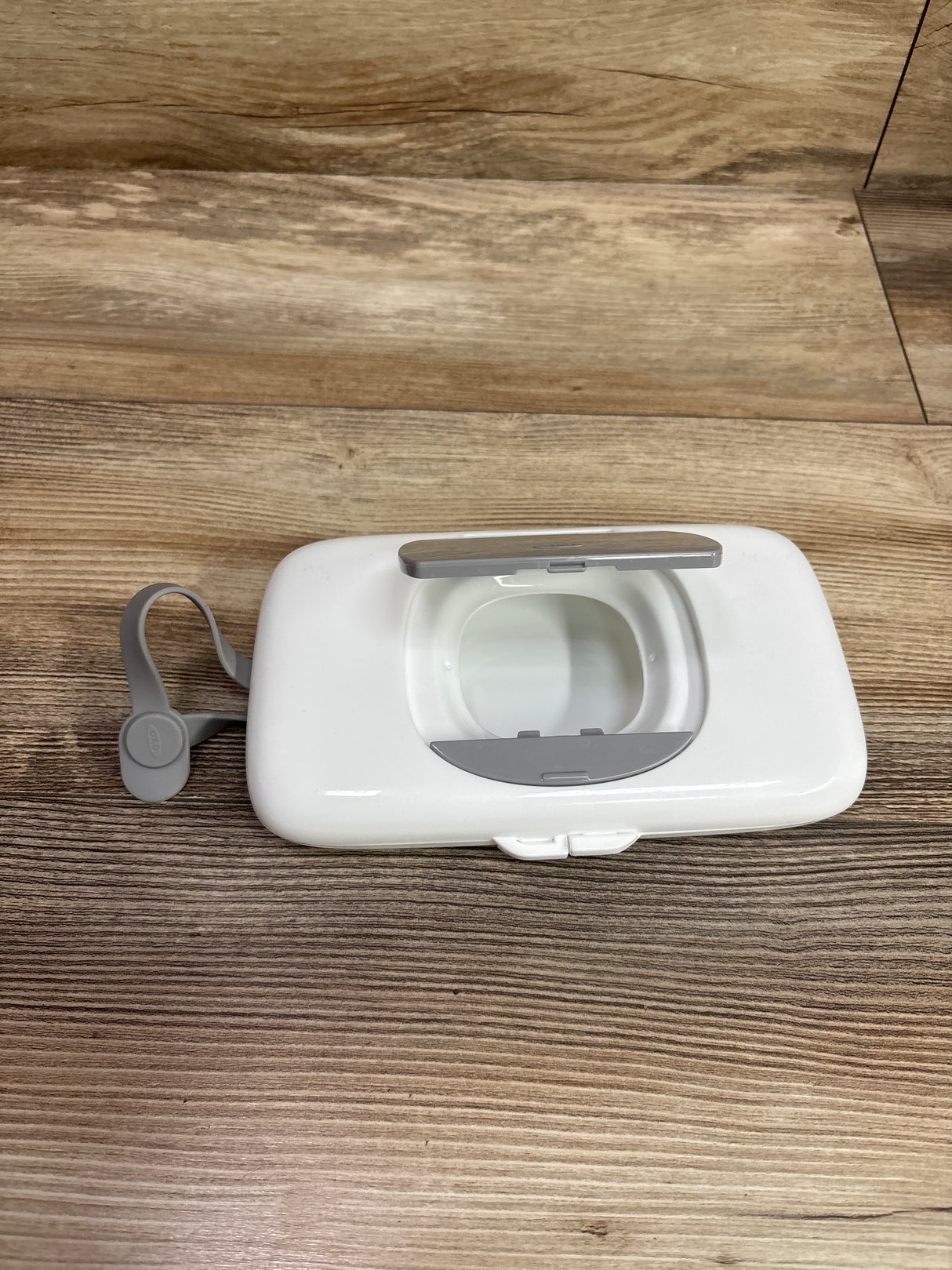 Oxo Tot On-The-Go Wipes Dispenser White