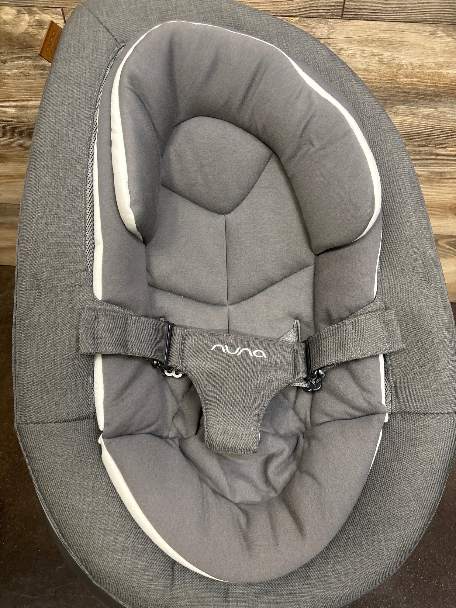 Nuna Leaf Grow Baby Swing with Toy Bar in Granite