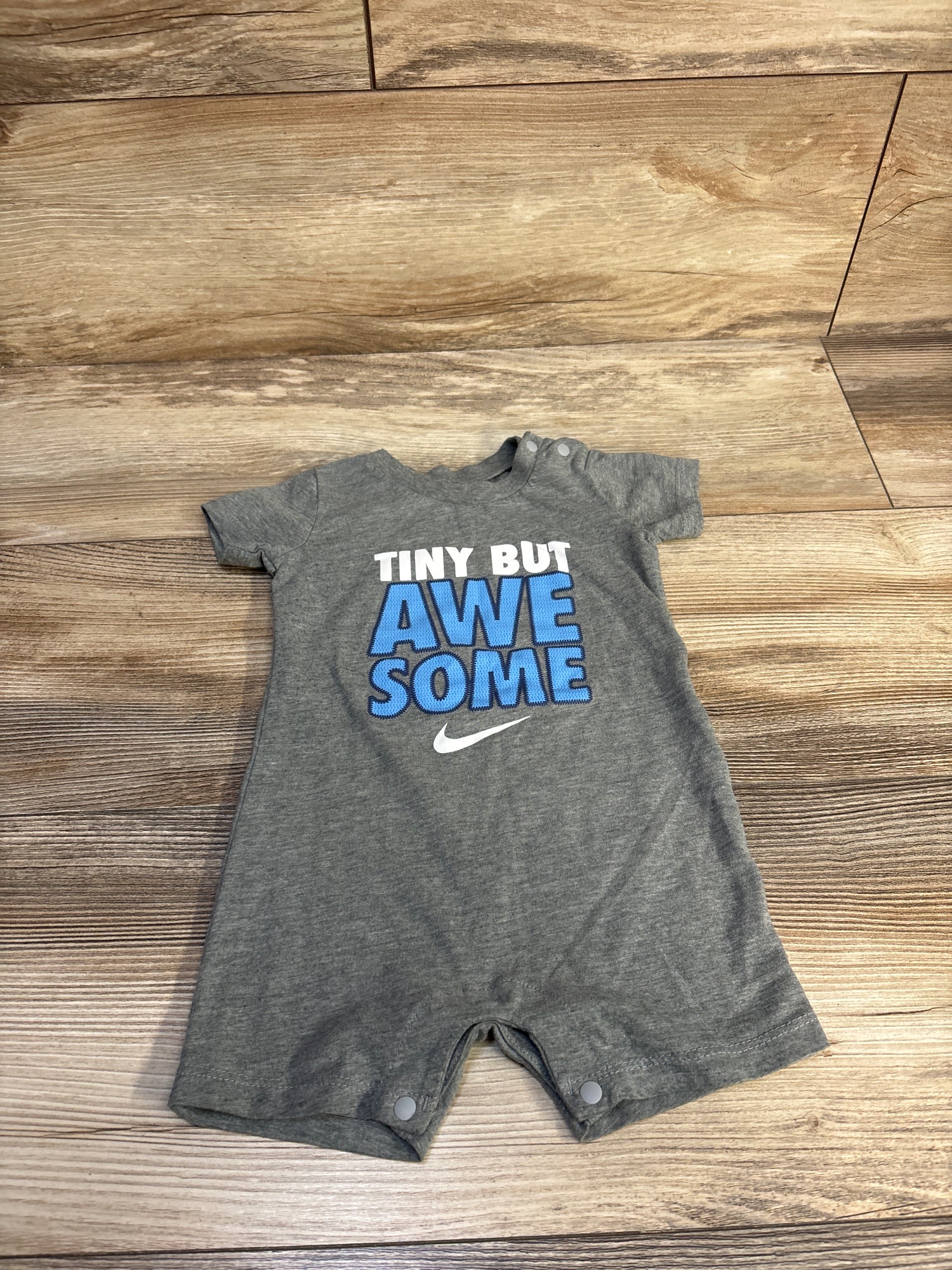 Nike Tiny But Awesome Shortie Romper Grey sz 0-6m