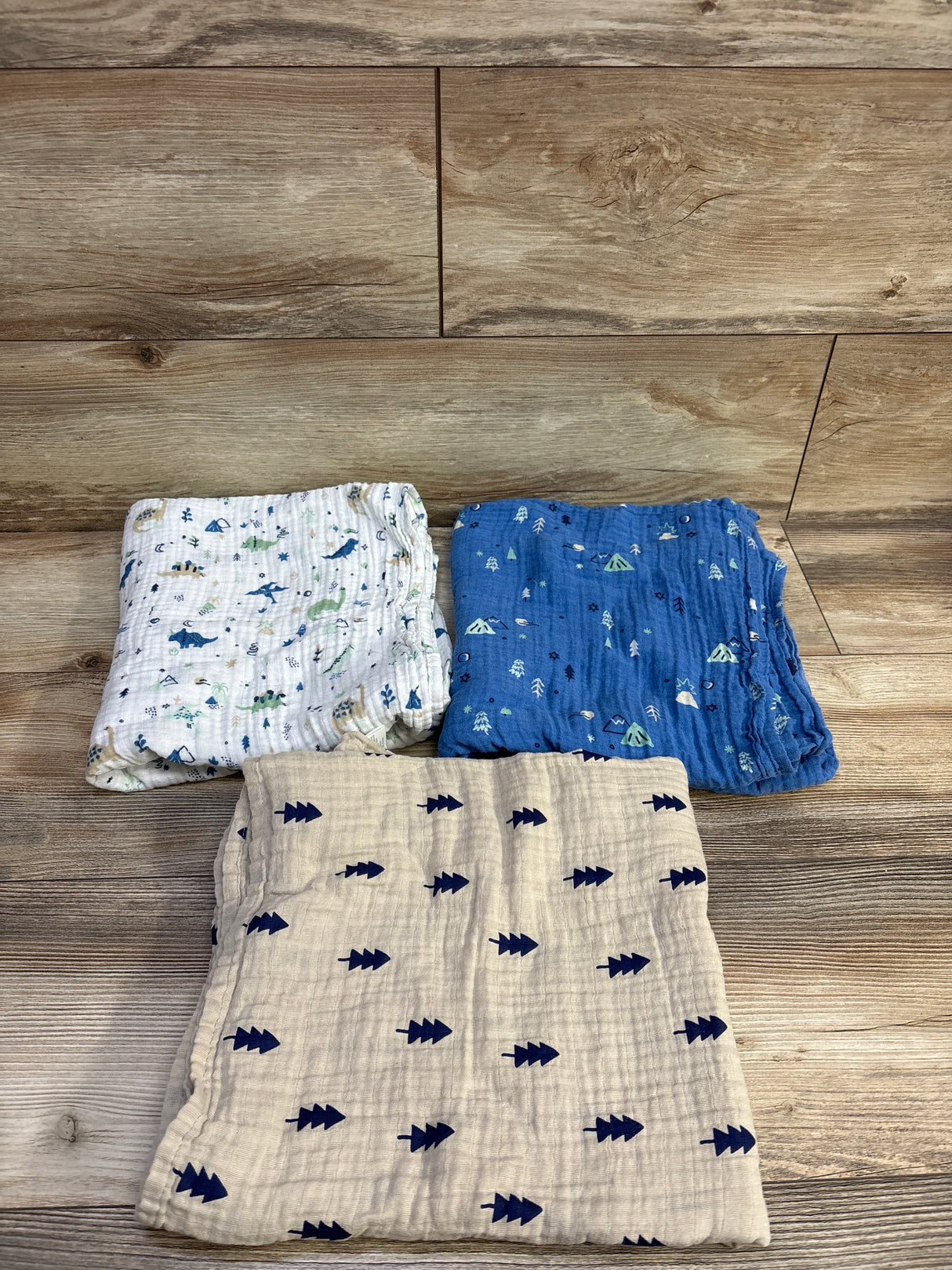 Cloud Island 3pk Muslin Swaddle Blankets
