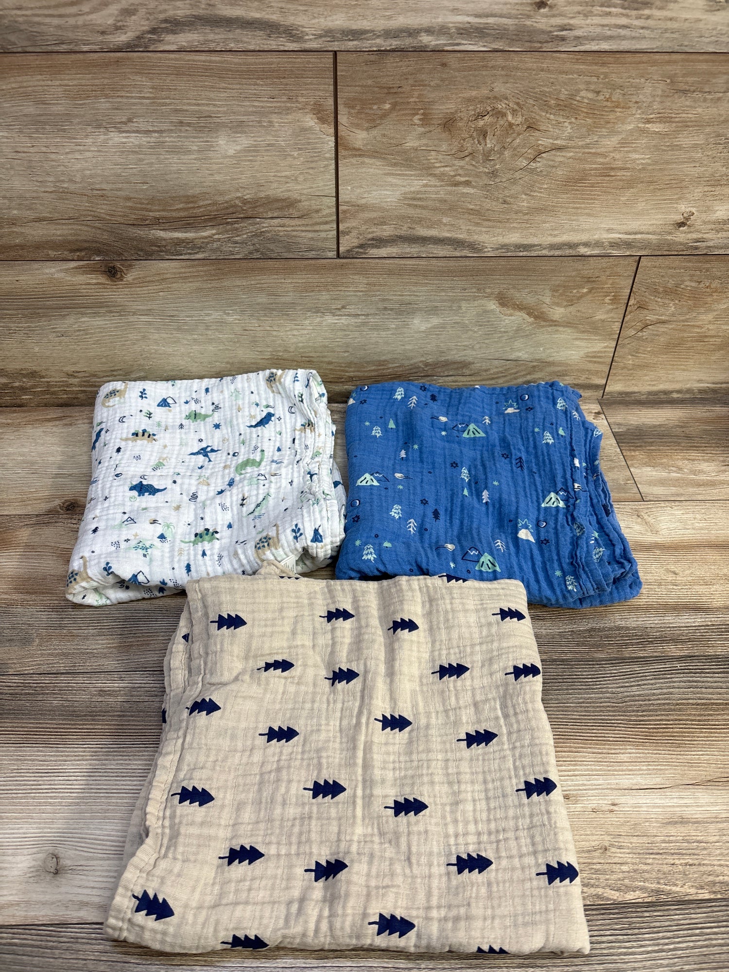 Cloud Island 3pk Muslin Swaddle Blankets