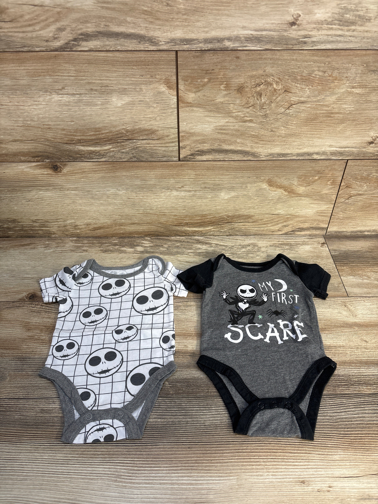 Disney Tim Burton's The Nightmare Before Christmas 2pk Bodysuits Grey sz 3/6m