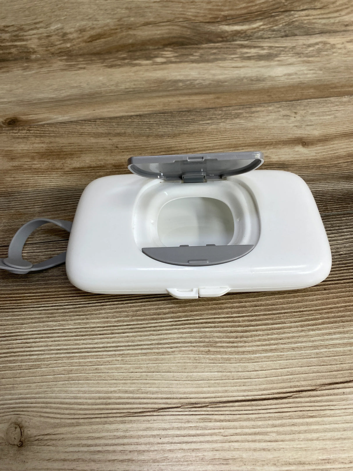 OXO Tot Perfect Pull Wipes Dispenser