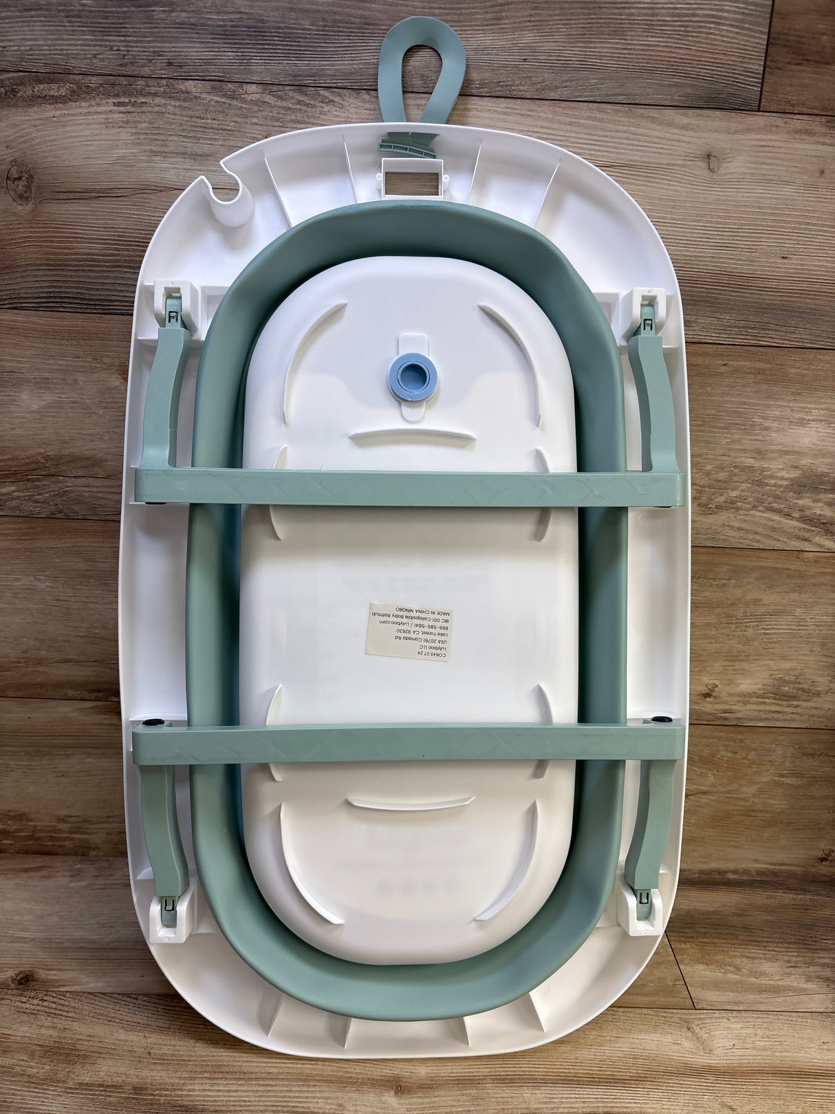 NEW Lulyboo Collapsible Baby Bathtub*