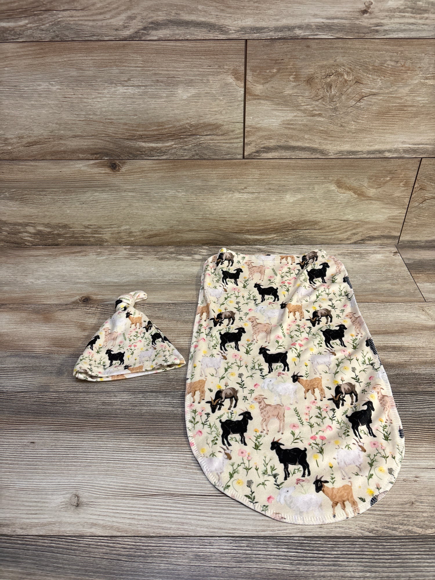 Pigsaly 2pc Animal Print Swaddle Sack & Hat Set Yellow One Size