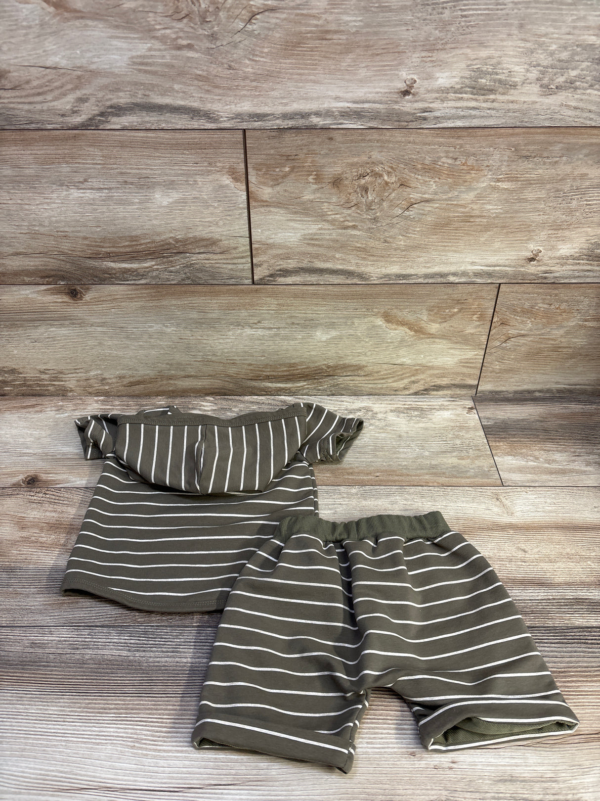Karesoull 2pc Striped Hooded Shirt & Shorts Set Green sz 2T